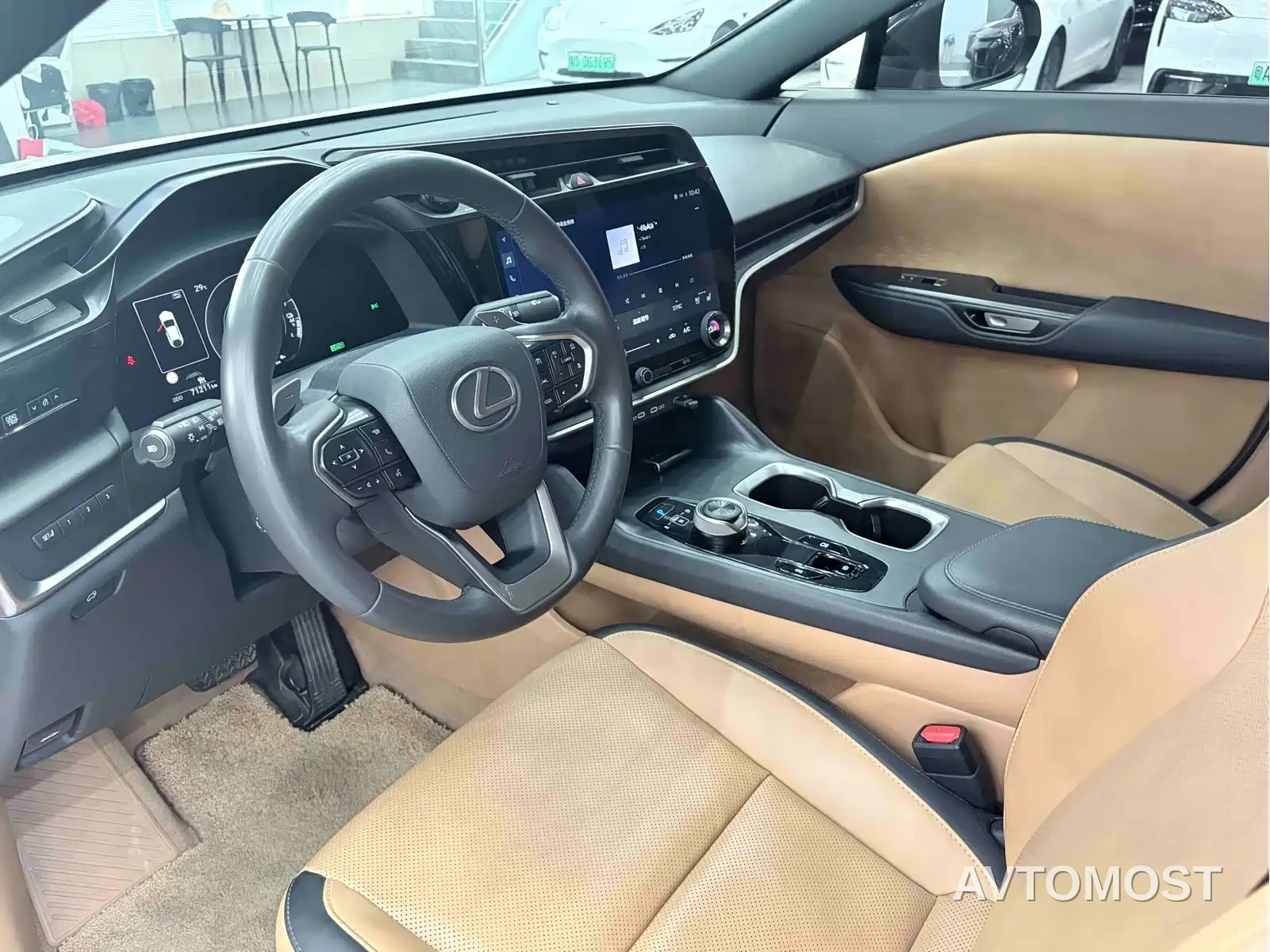 Lexus RZ 2023 300e Long Range Luxury Edition — фото 18