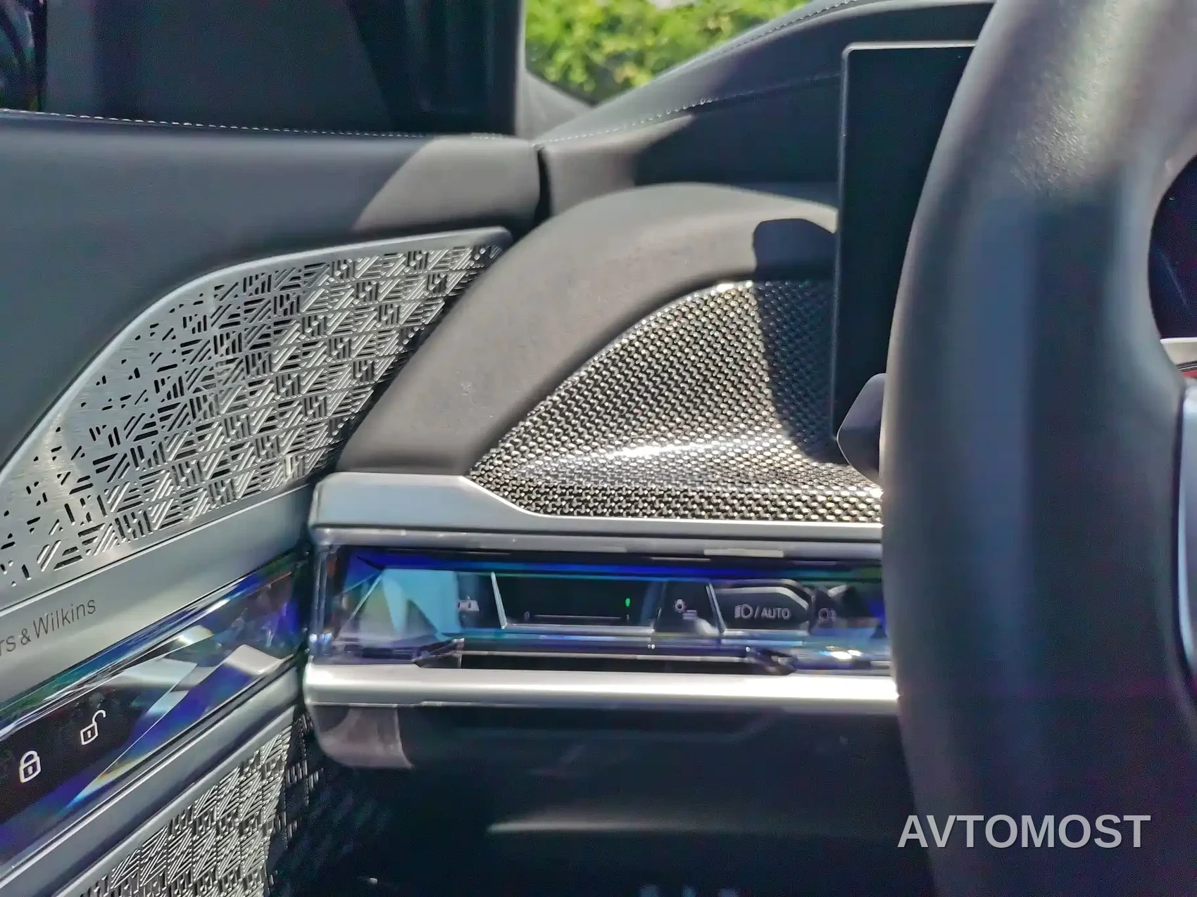 BMW i7 M70L 2023 M70L — фото 16