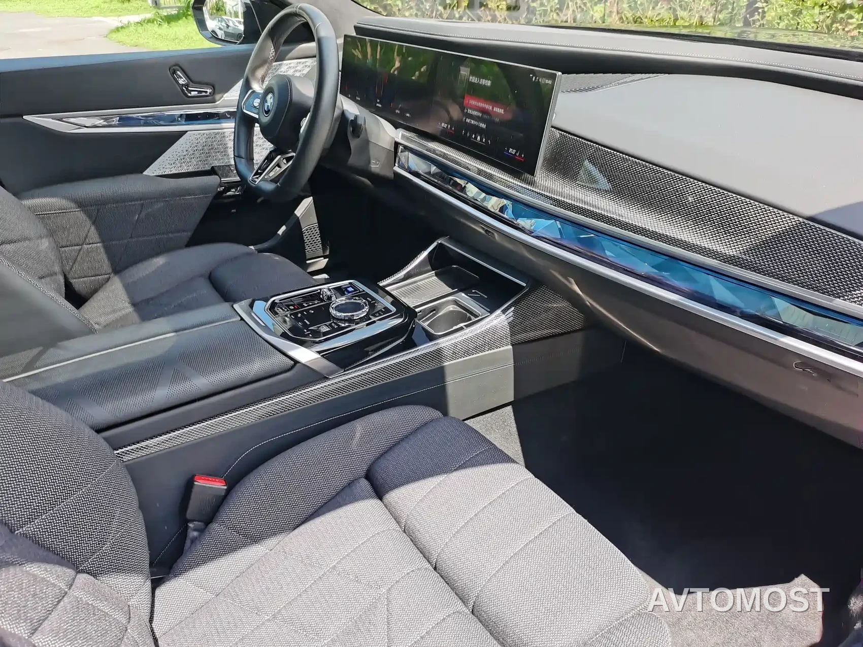 BMW i7 M70L 2023 M70L — фото 18