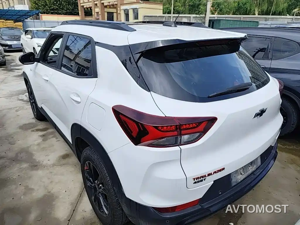Chevrolet Trailblazer 2019 435T Redline CVT FWD Sport Edition (China VI) — фото 4