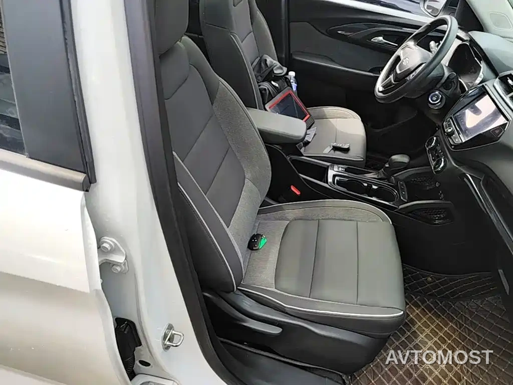 Chevrolet Trailblazer 2019 435T Redline CVT FWD Sport Edition (China VI) — фото 22