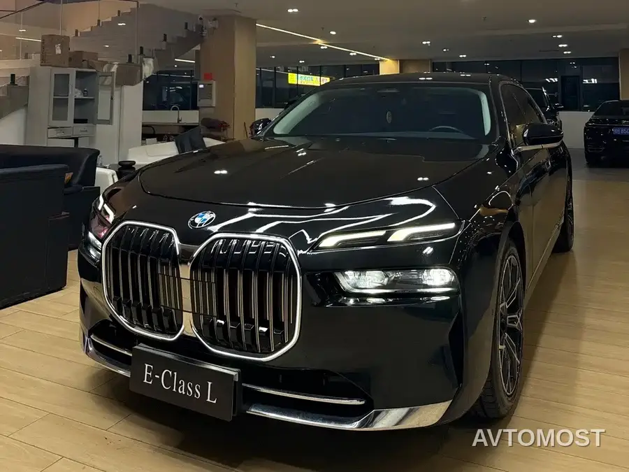 BMW 7 Series 2023 Model 735Li M Sport Package