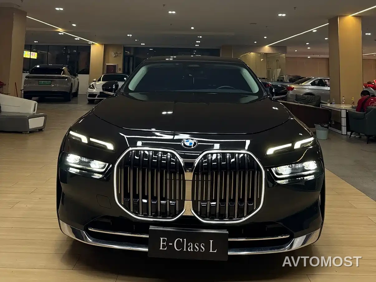 BMW 7 Series 2023 Model 735Li M Sport Package — фото 2