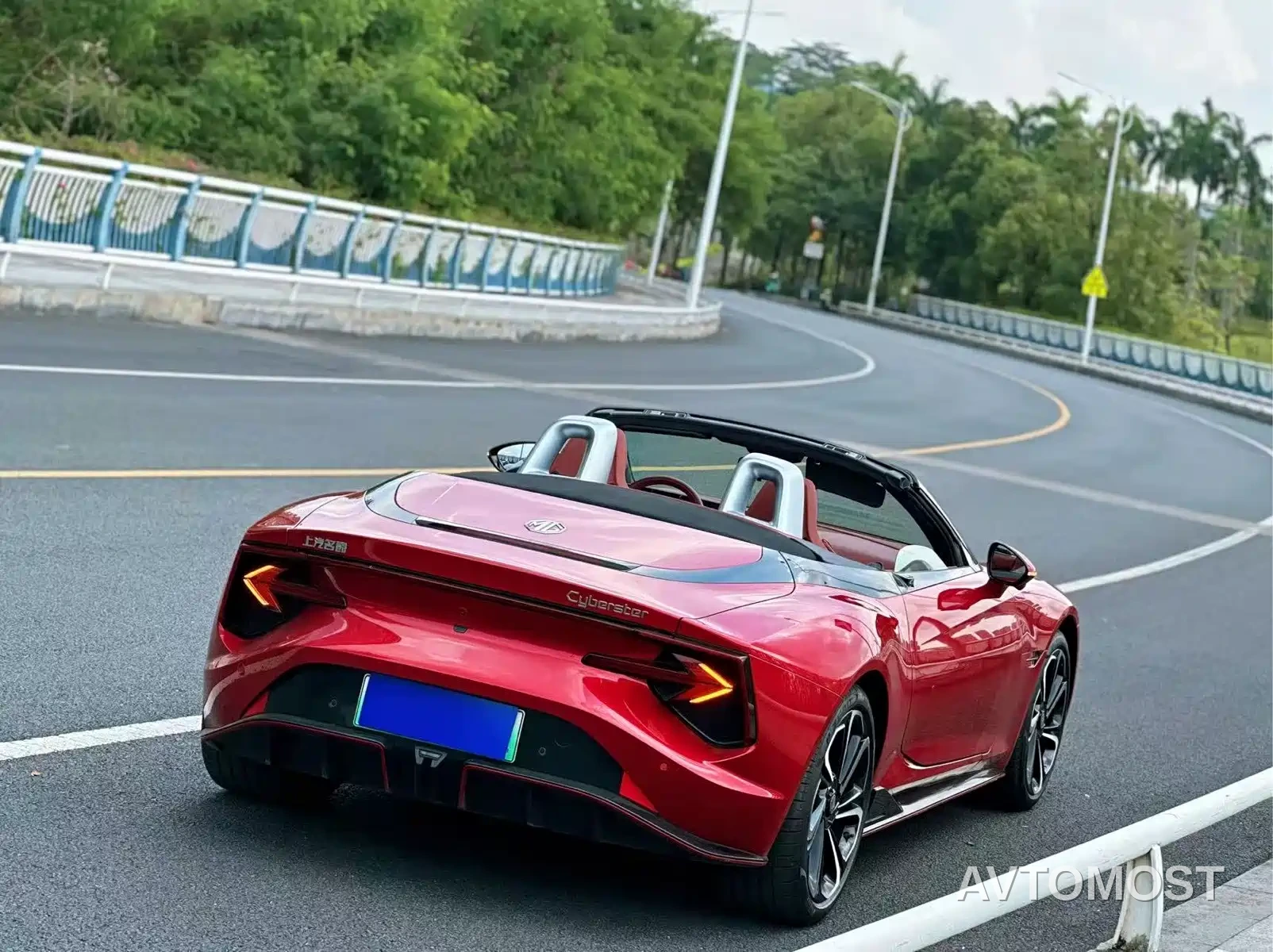 MG Cyberster 2024 580km Transcendent Edition — фото 9