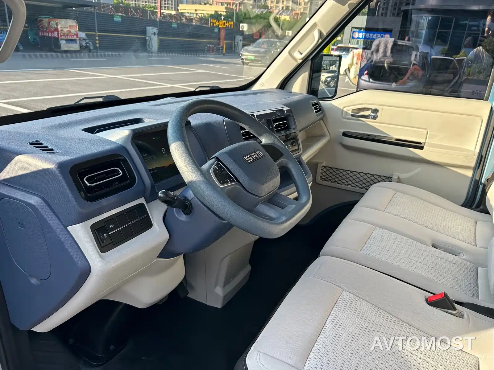 SRM Xinyuan E3 2025 Model Fudi 310KM Utility Passenger — фото 4