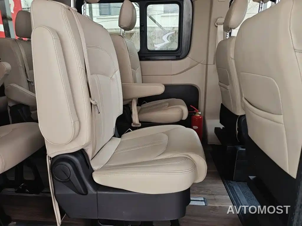 SAIC Maxus Xintu V90 2022 2.0T Manual Zhida RWD Long Wheelbase High Roof Single Rear Tire 9-Seater — фото 14