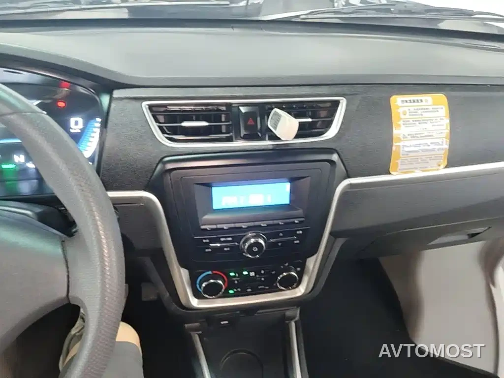 SRM Xinyuan Good Luck 2025 Voyage Edition BYD 42.3kWh 305km 6-seater — фото 10