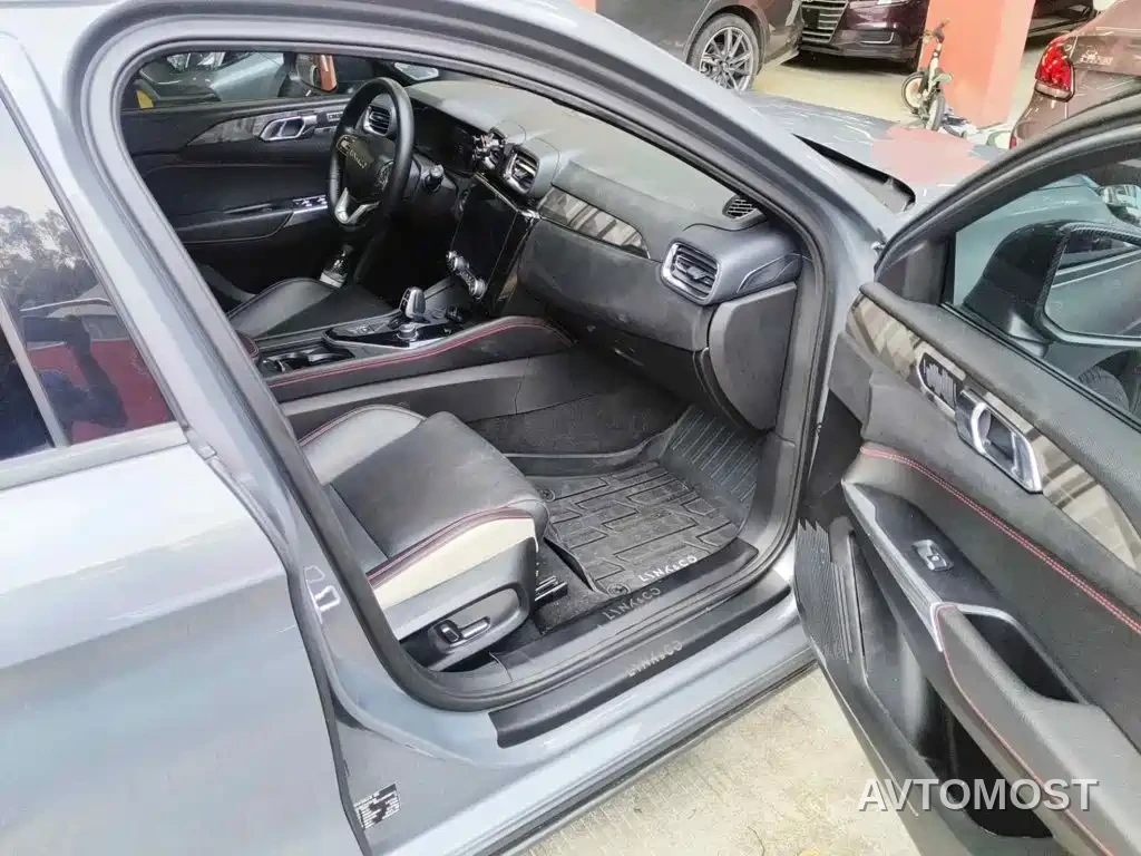 Lynk & Co 02 New Energy 2021 1.5T PHEV Pro — фото 13