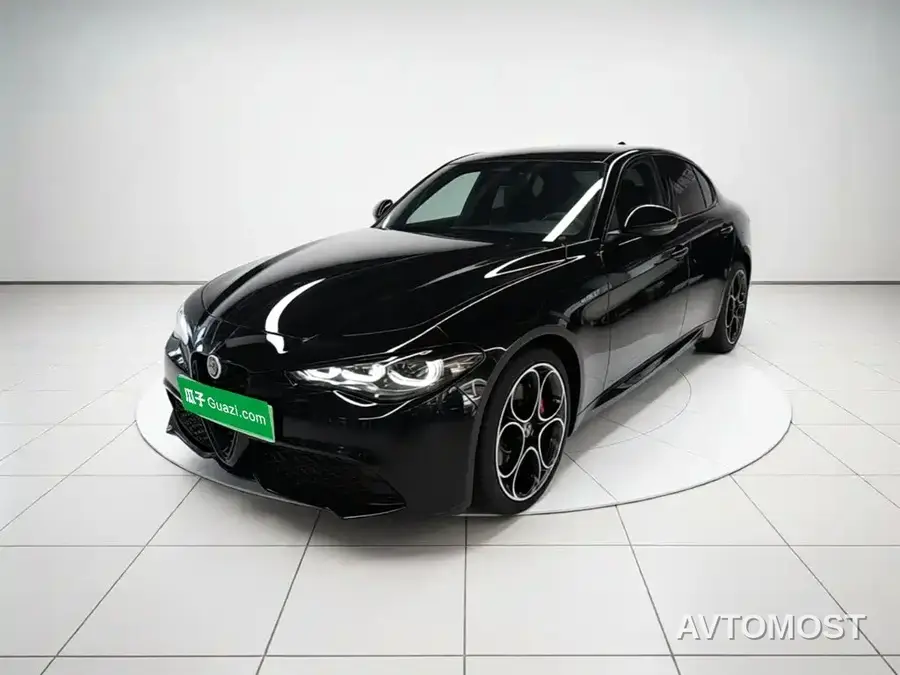 Alfa Romeo Giulia 2023 2.0T 280HP Track Edition
