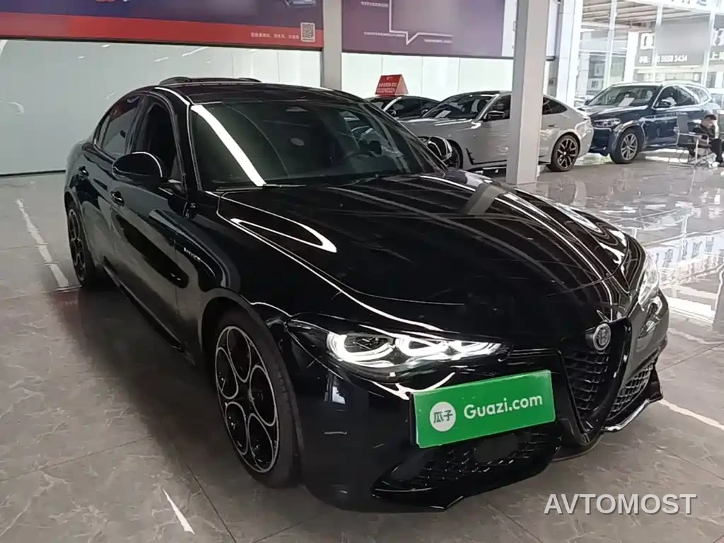 Alfa Romeo Giulia 2023 2.0T 280HP Track Edition — фото 20