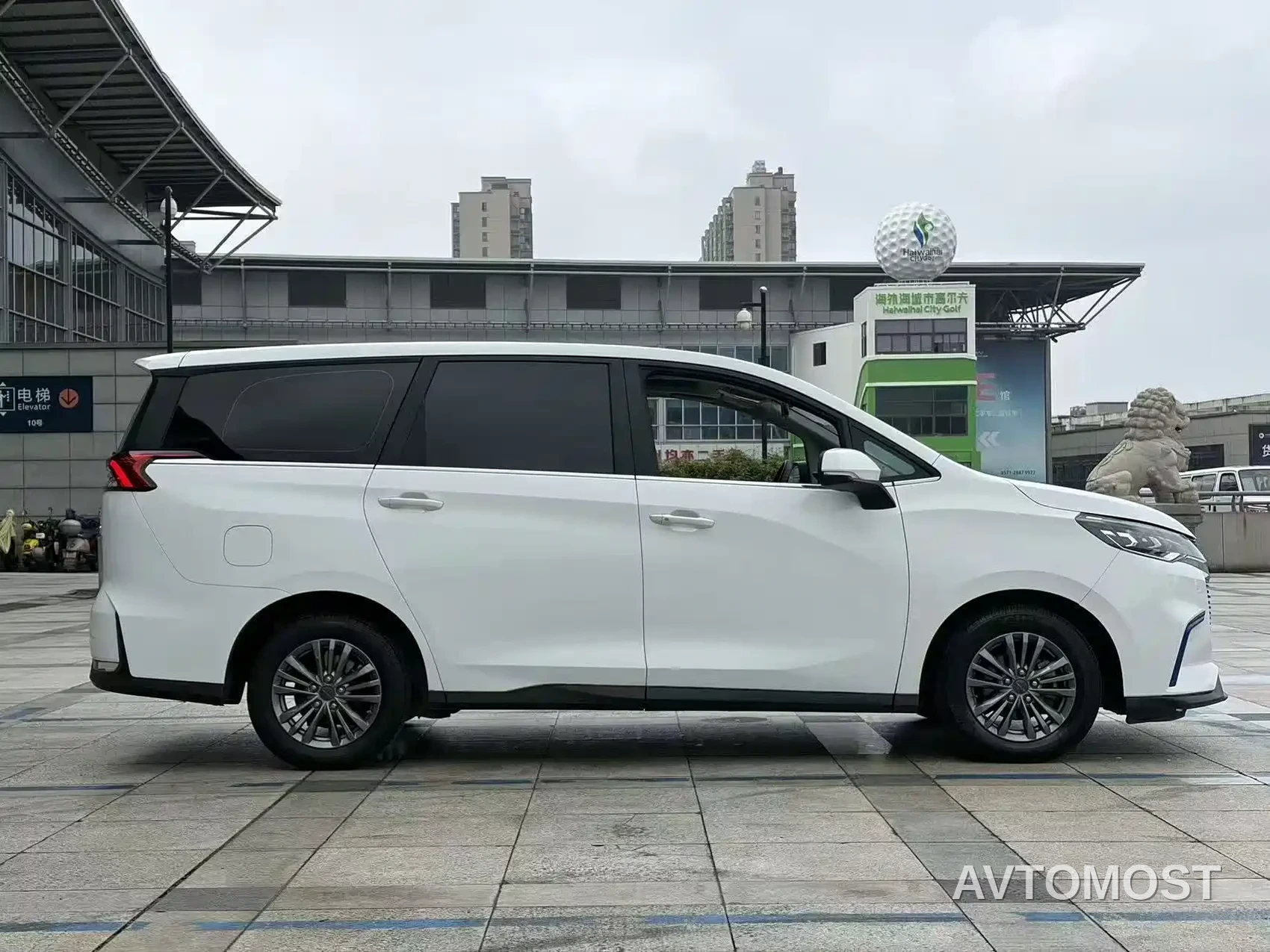 SAIC MAXUS EUNIQ 5 2020 1.3T PLUG IN Elite Edition — фото 4