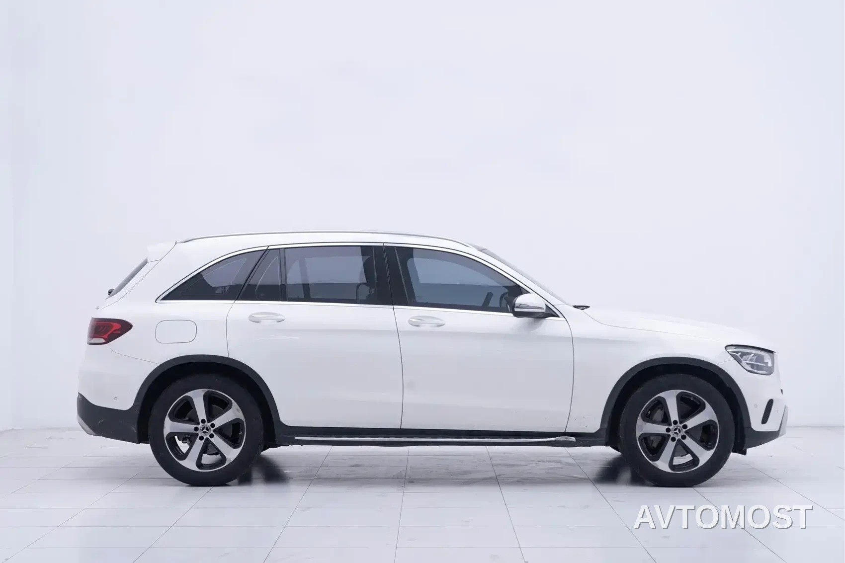 Mercedes-Benz GLC 2022 Facelift GLC 260 L 4MATIC Dynamic — фото 3