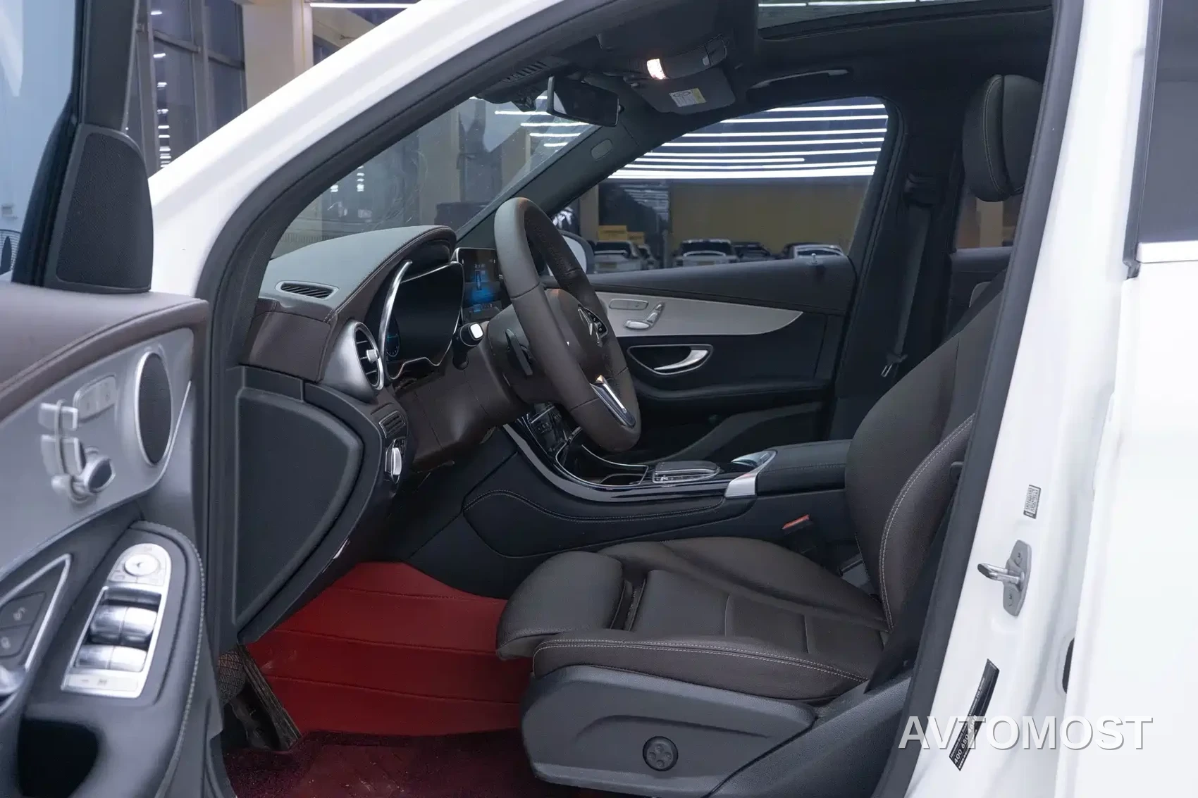 Mercedes-Benz GLC 2022 Facelift GLC 260 L 4MATIC Dynamic — фото 6