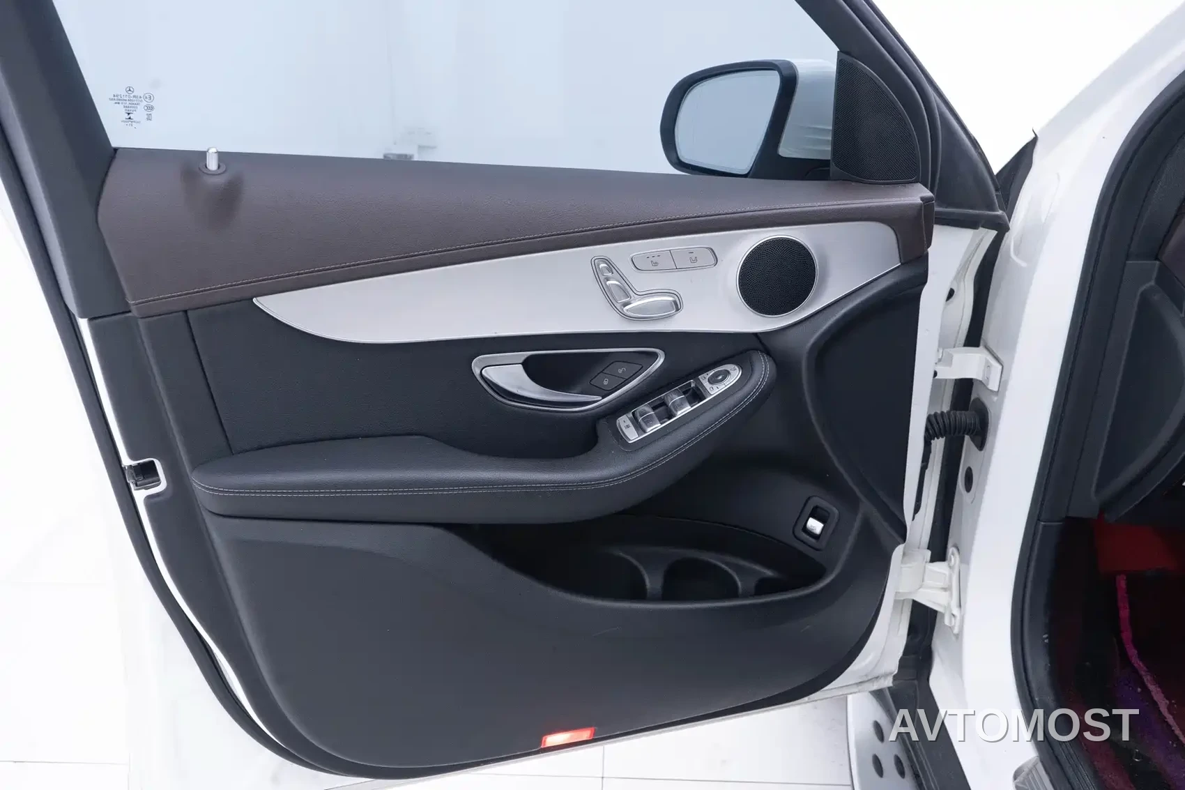 Mercedes-Benz GLC 2022 Facelift GLC 260 L 4MATIC Dynamic — фото 9