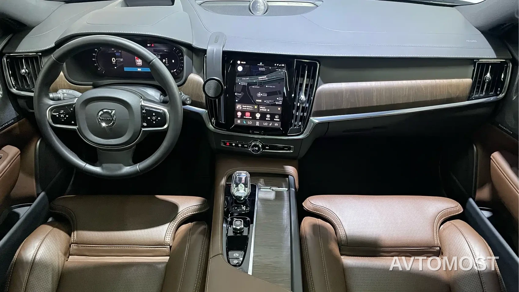 Volvo V90 2024 Cross Country B5 AWD Premium Edition — фото 8
