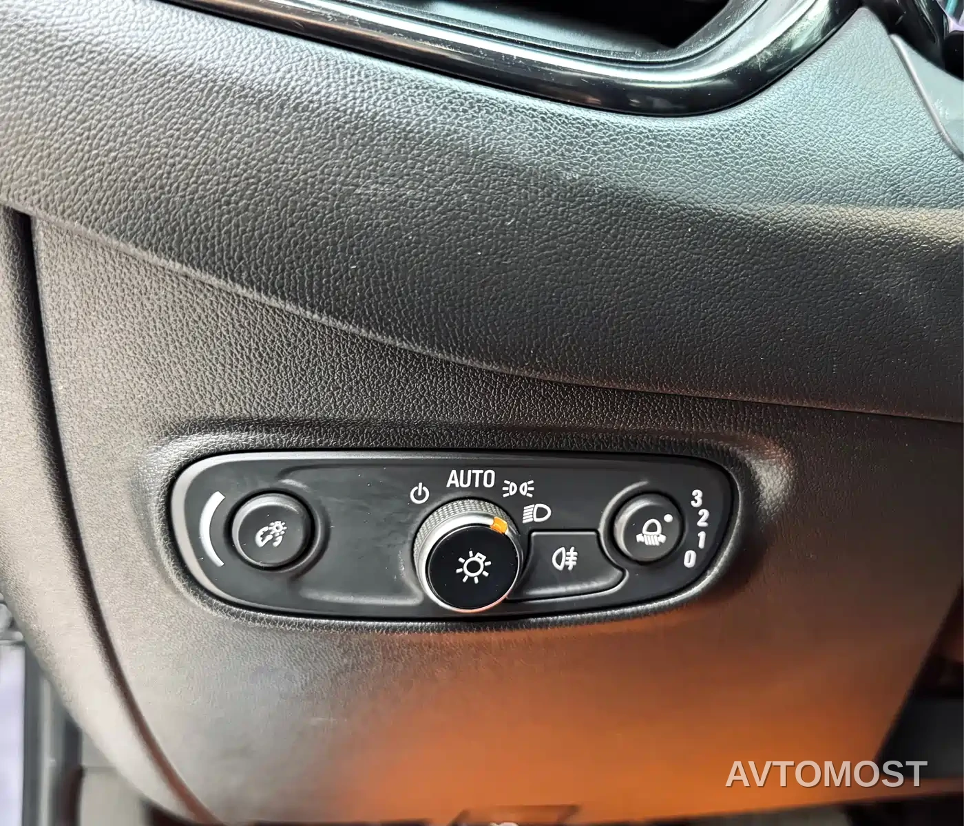 Chevrolet Equinox 2022 Mild Hybrid 550T RS 4WD Intelligent Defense Edition — фото 11