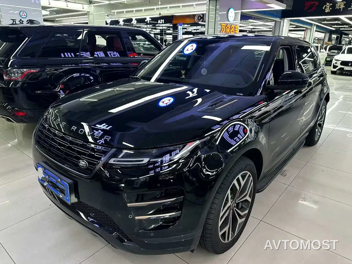 Land Rover Range Rover Evoque 2026 Range Rover Evoque L SE — фото 1