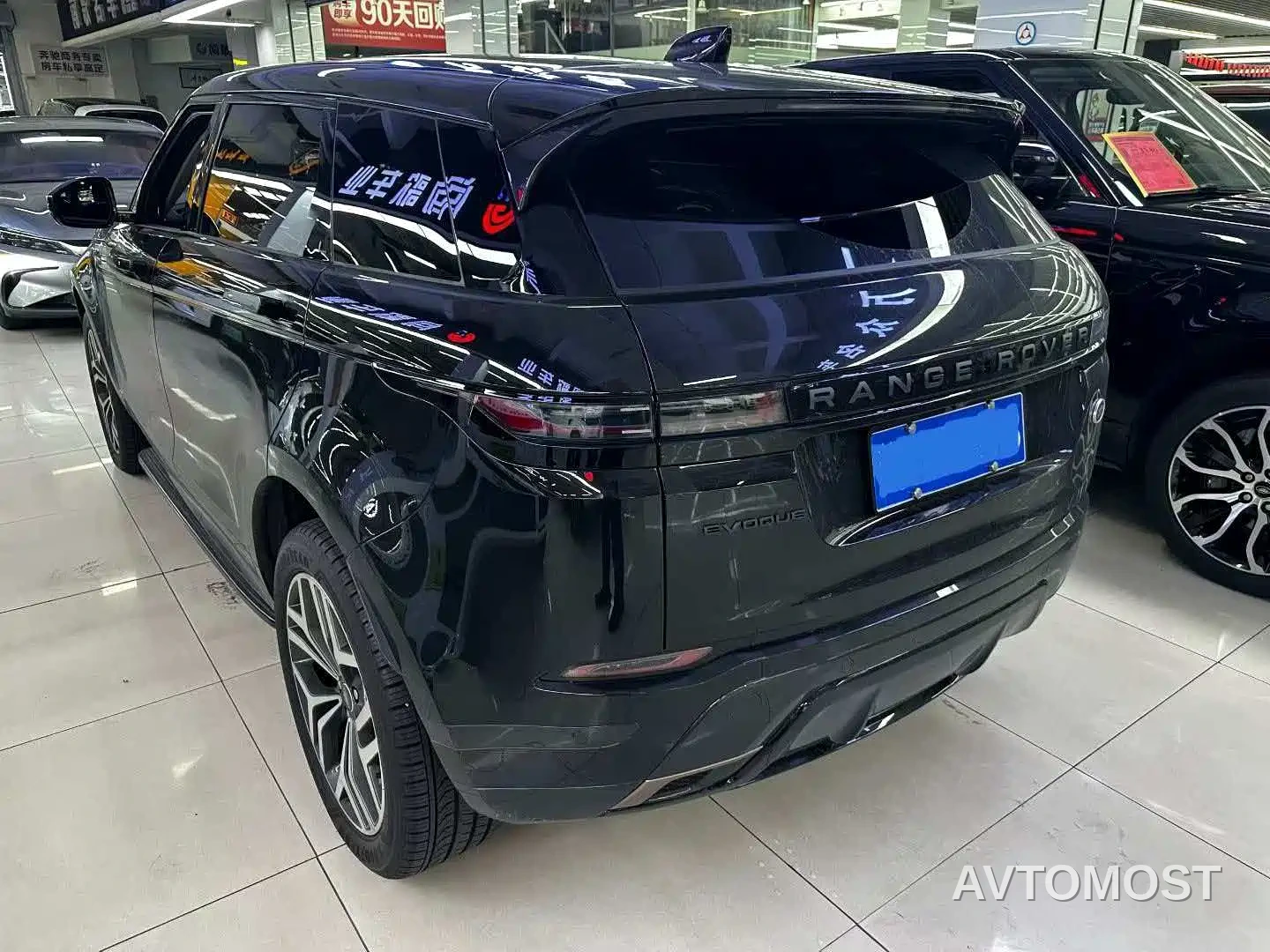 Land Rover Range Rover Evoque 2026 Range Rover Evoque L SE — фото 2