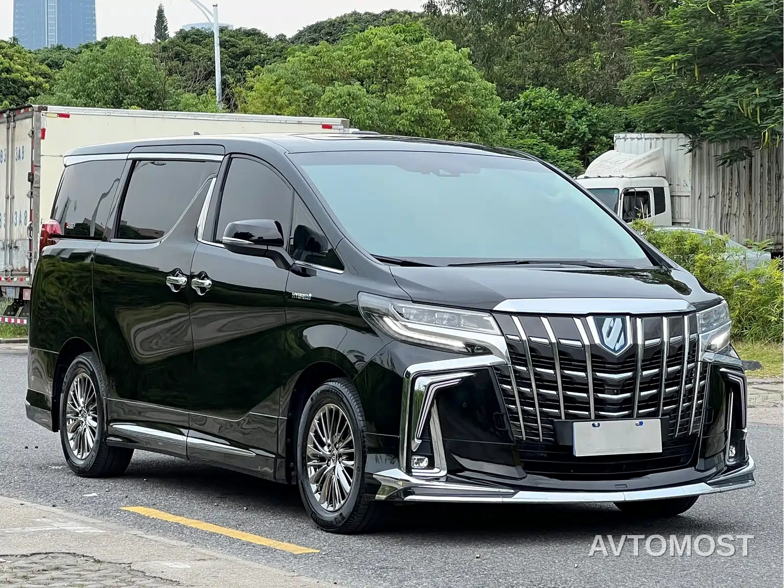 Toyota Alphard 2021 Hybrid 2.5L Luxury — фото 2