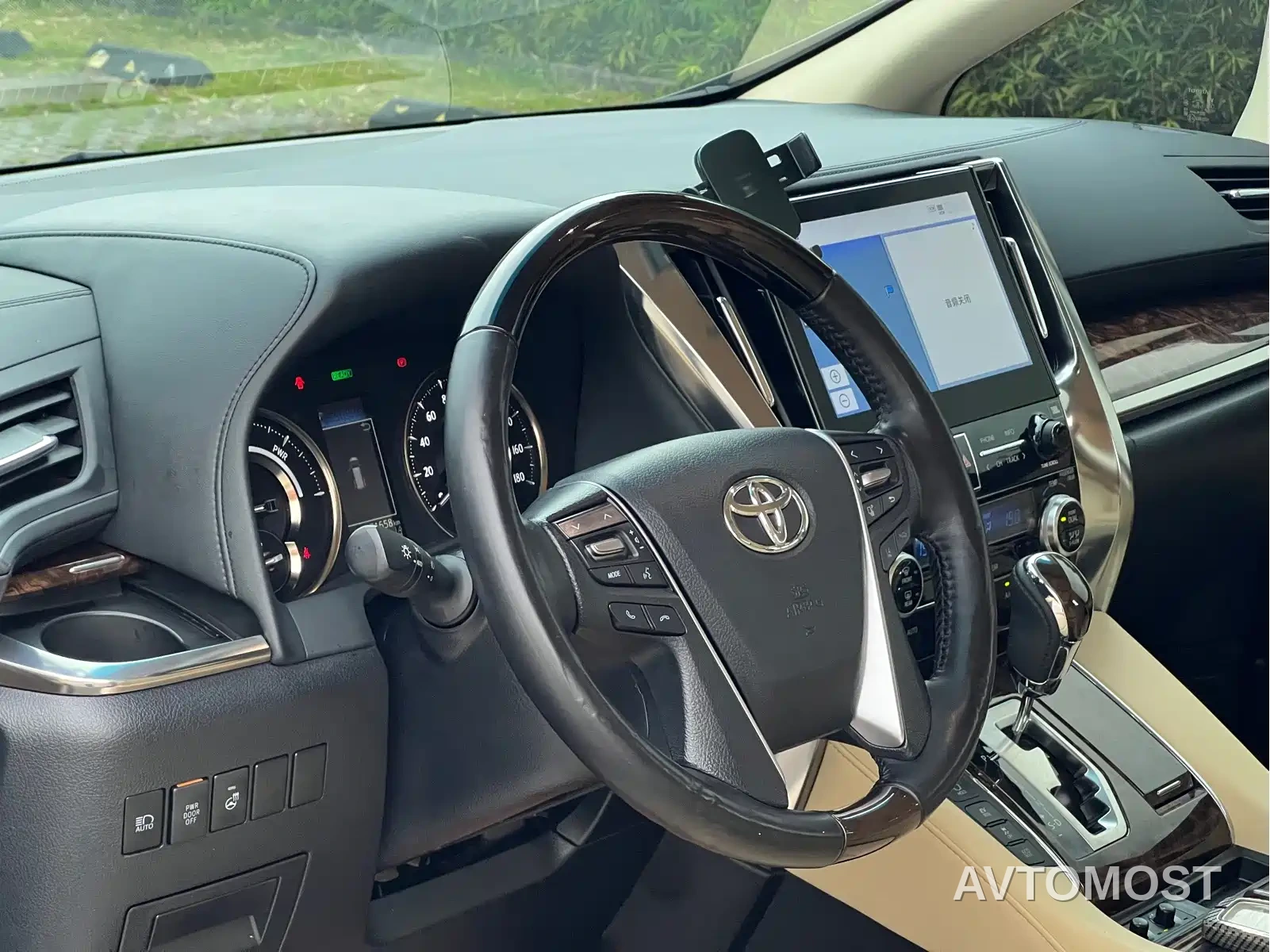 Toyota Alphard 2021 Hybrid 2.5L Luxury — фото 12