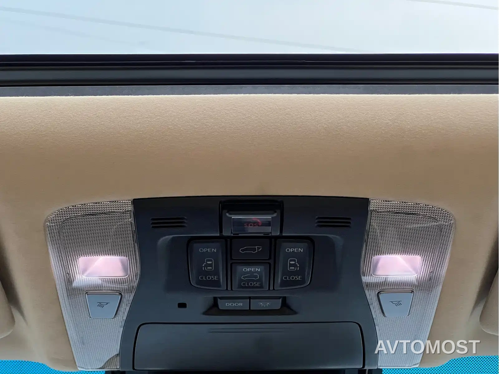 Toyota Alphard 2021 Hybrid 2.5L Luxury — фото 17