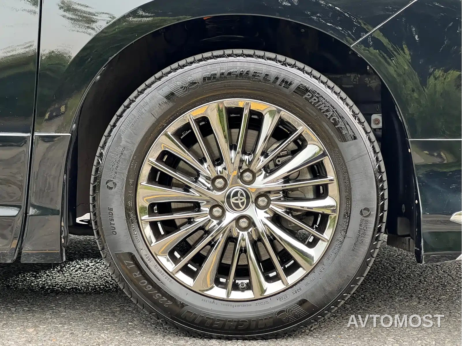 Toyota Alphard 2021 Hybrid 2.5L Luxury — фото 24
