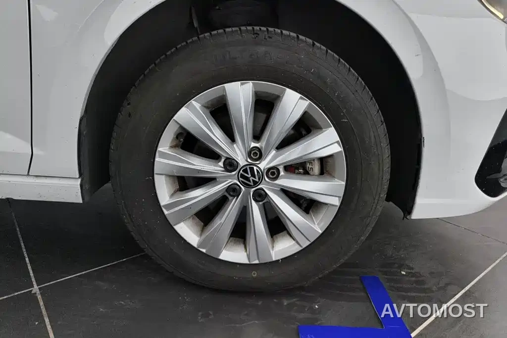 Volkswagen Lavida 2023 XRUI 1.5L Manual New Comfort Edition — фото 6