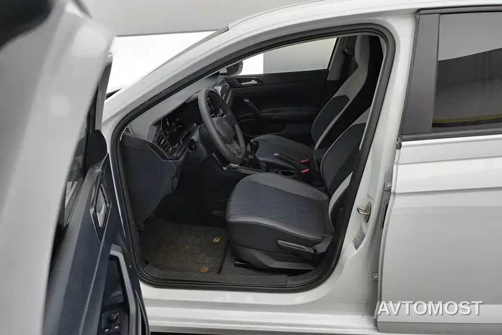 Volkswagen Lavida 2023 XRUI 1.5L Manual New Comfort Edition — фото 9