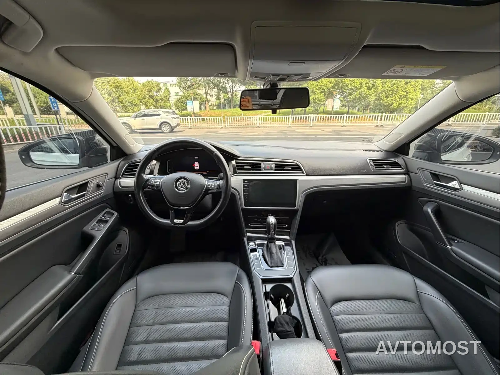 Volkswagen Lamando 2021 280TSI DSG Comfort Edition — фото 9