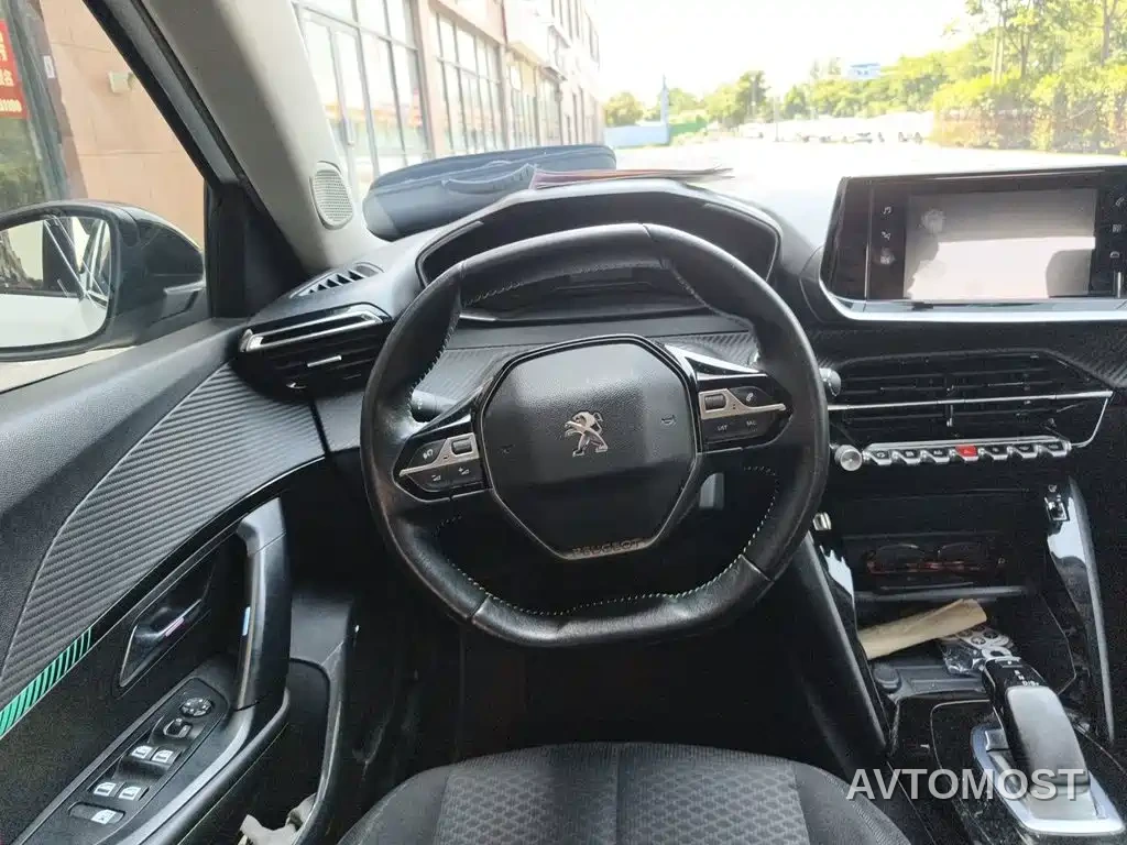 Peugeot e2008 2020 Sharp Style — фото 3