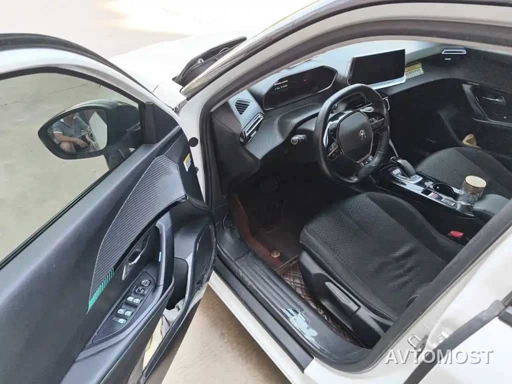 Peugeot e2008 2020 Sharp Style — фото 14