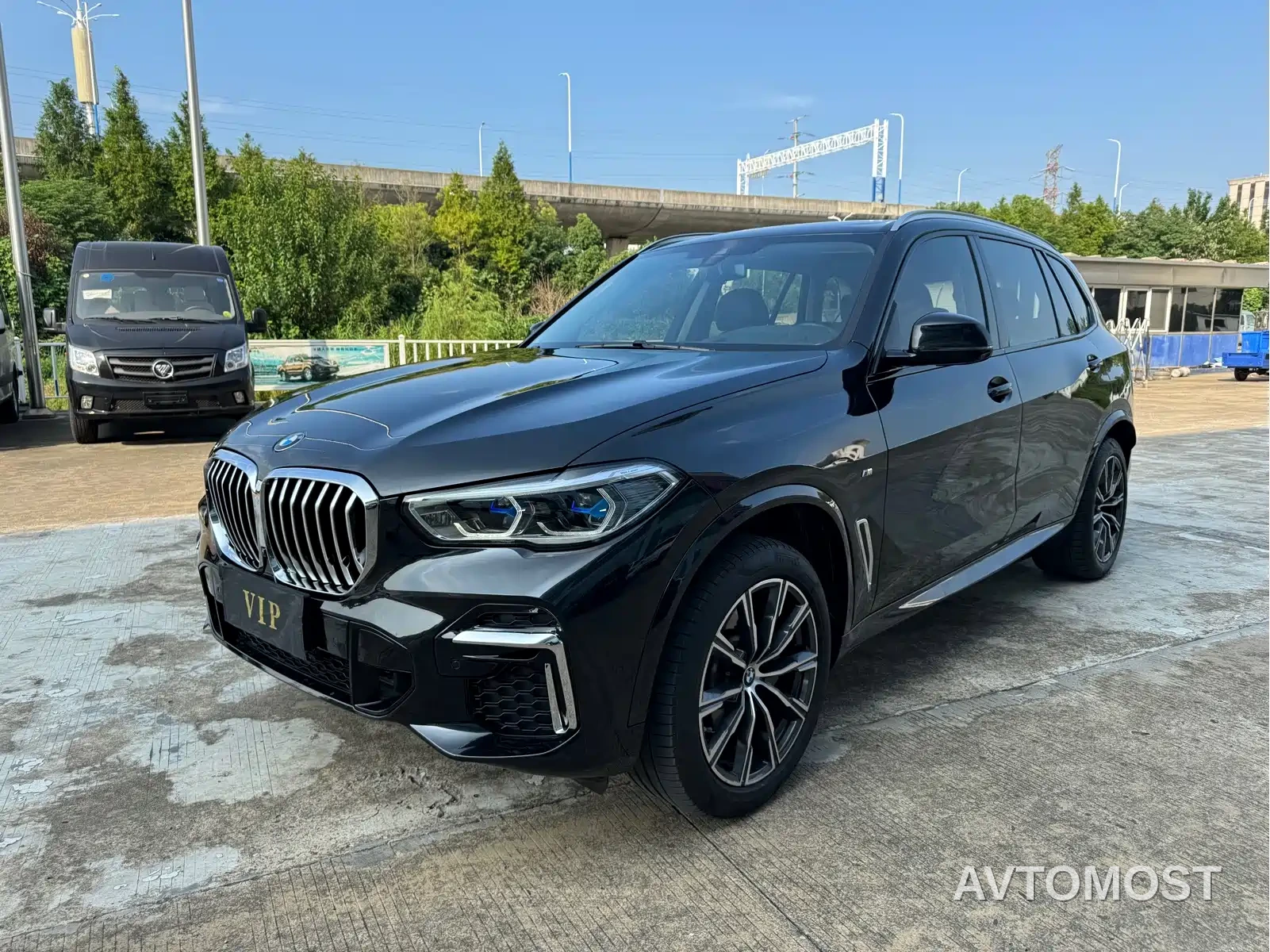 BMW X5 2022 xDrive 30Li Premium M Sport Package — фото 1