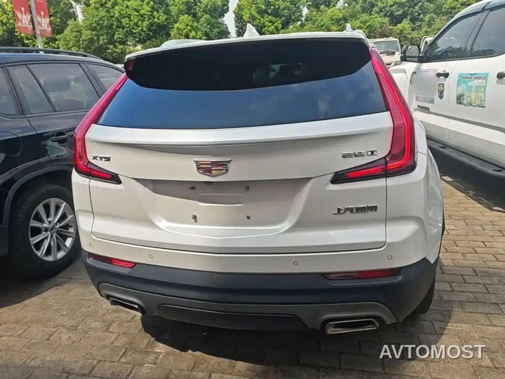 Cadillac XT4 2021 28T FWD Premium Edition — фото 4