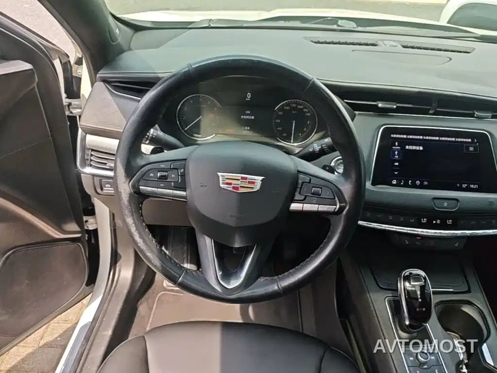 Cadillac XT4 2021 28T FWD Premium Edition — фото 8