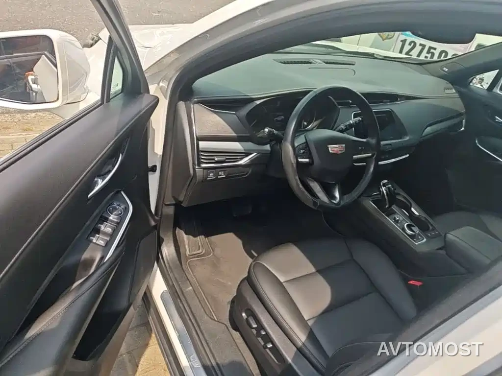 Cadillac XT4 2021 28T FWD Premium Edition — фото 12