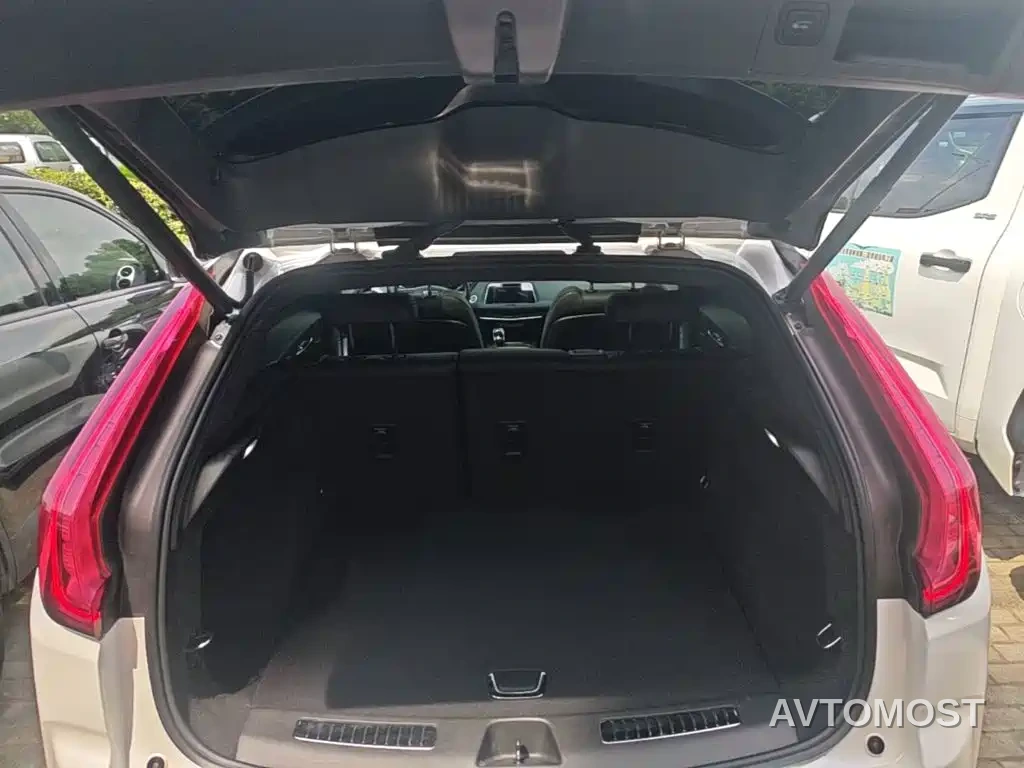 Cadillac XT4 2021 28T FWD Premium Edition — фото 15