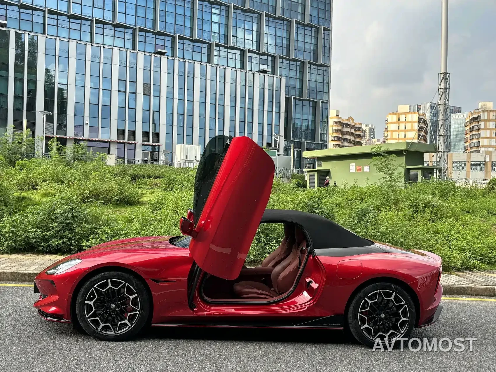 MG Cyberster 2024 501km Charming Edition — фото 24