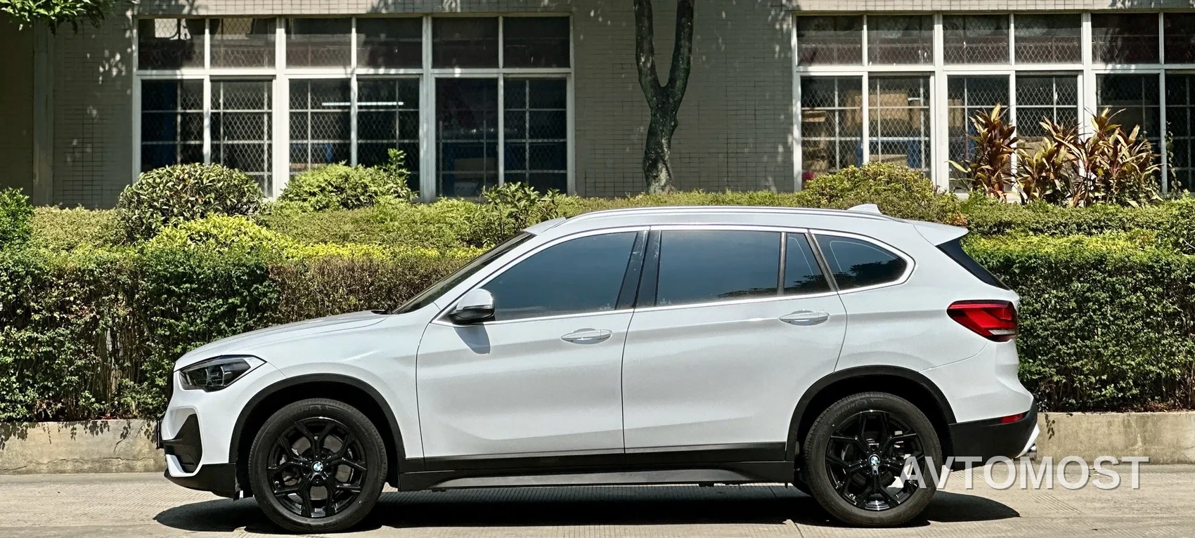 BMW X1 2021 sDrive25Li Leading — фото 8