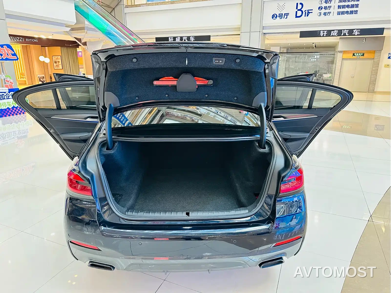 BMW 5 Series (Import) 2022 Model Second Facelift 530i M Sport Package — фото 14