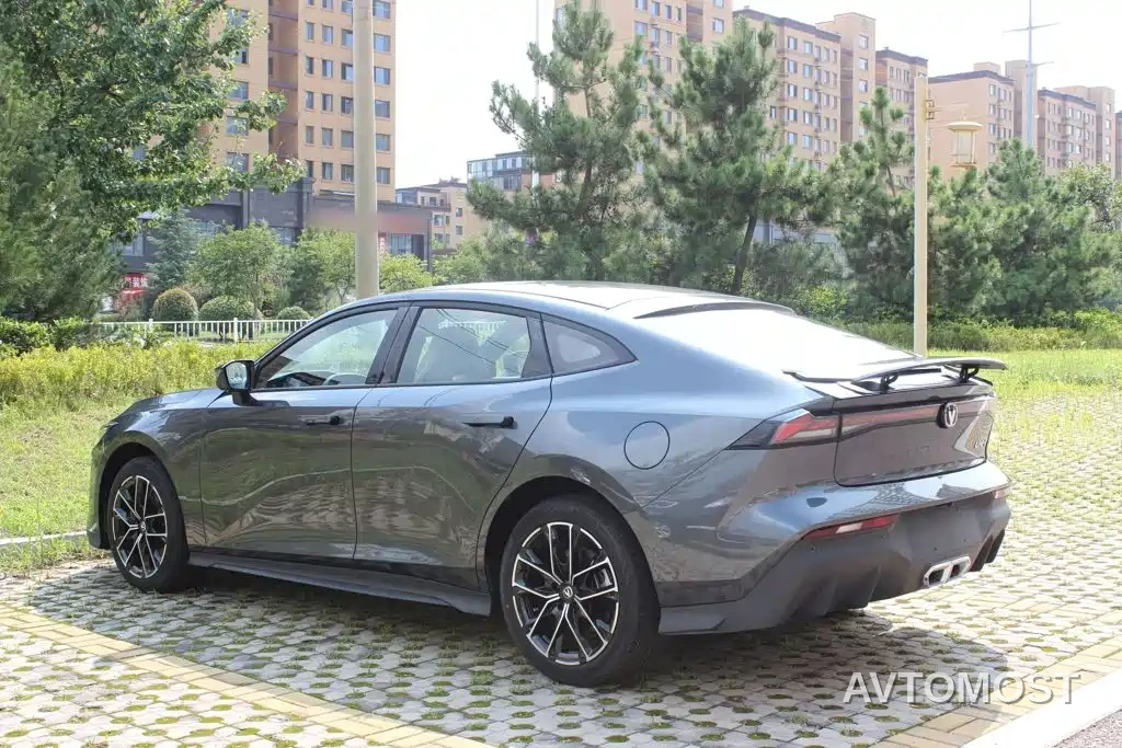 Changan UNI-V iDD 2024 Blue Whale Smart iDD 136km Smart Cool — фото 4