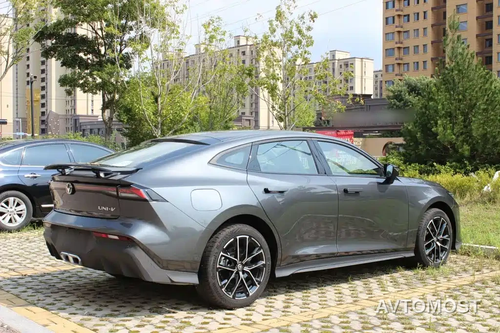 Changan UNI-V iDD 2024 Blue Whale Smart iDD 136km Smart Cool — фото 6