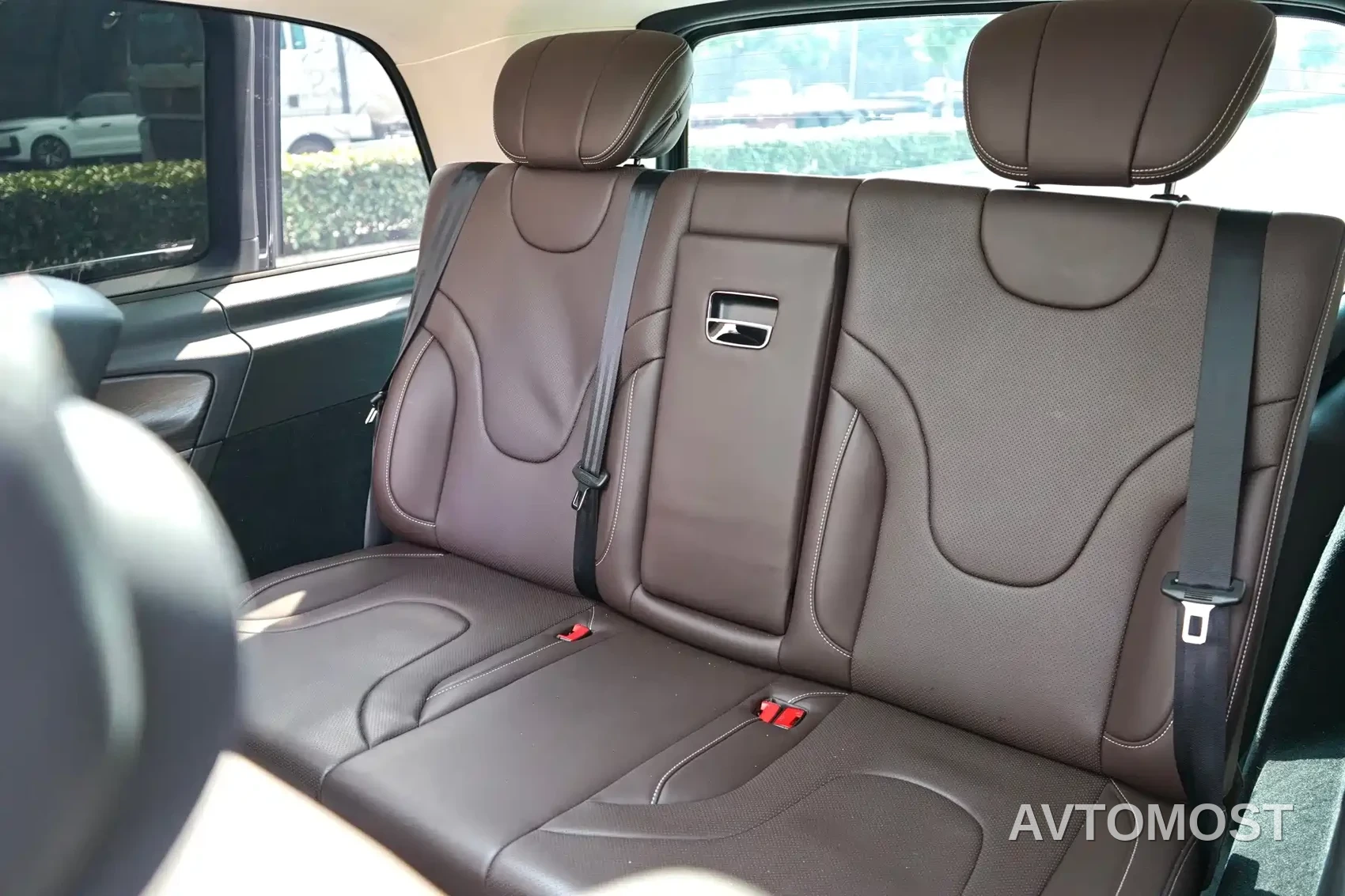 Mercedes-Benz V-Class 2024 V 300 L Long Wheelbase Premium — фото 14