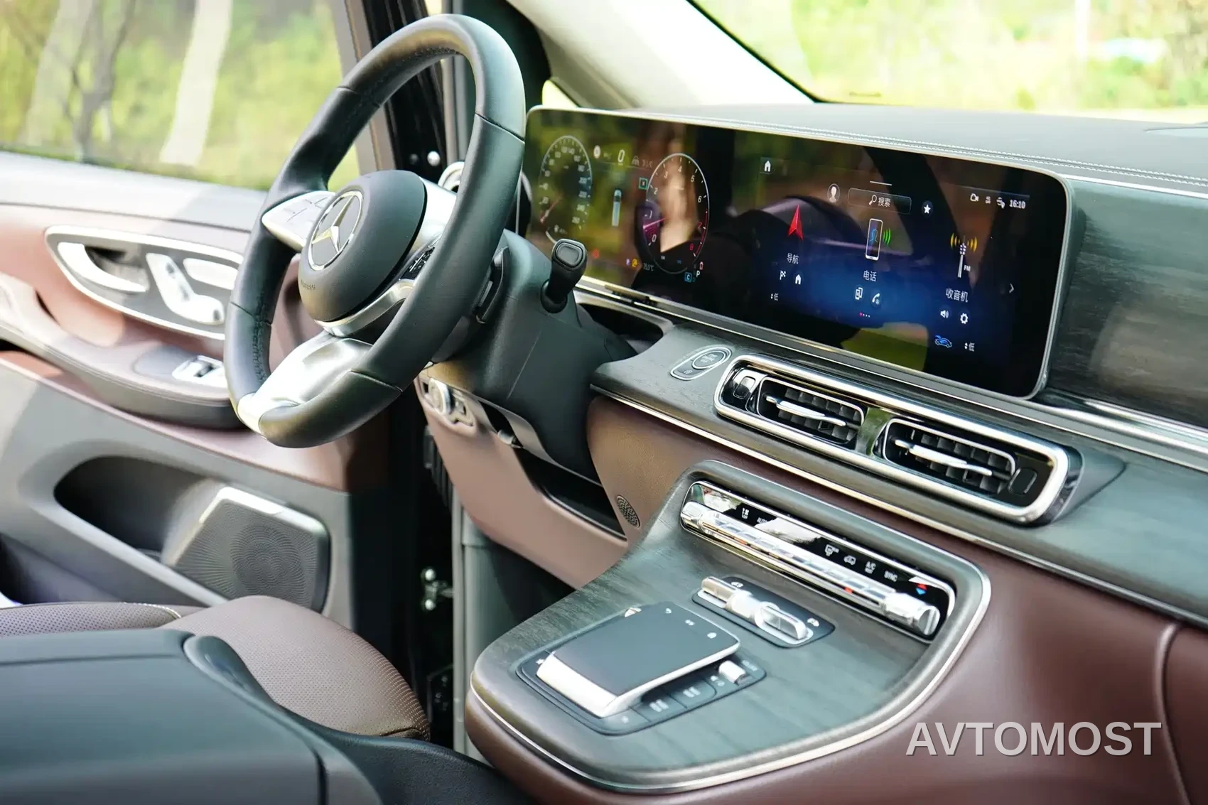 Mercedes-Benz V-Class 2024 V 300 L Long Wheelbase Premium — фото 21