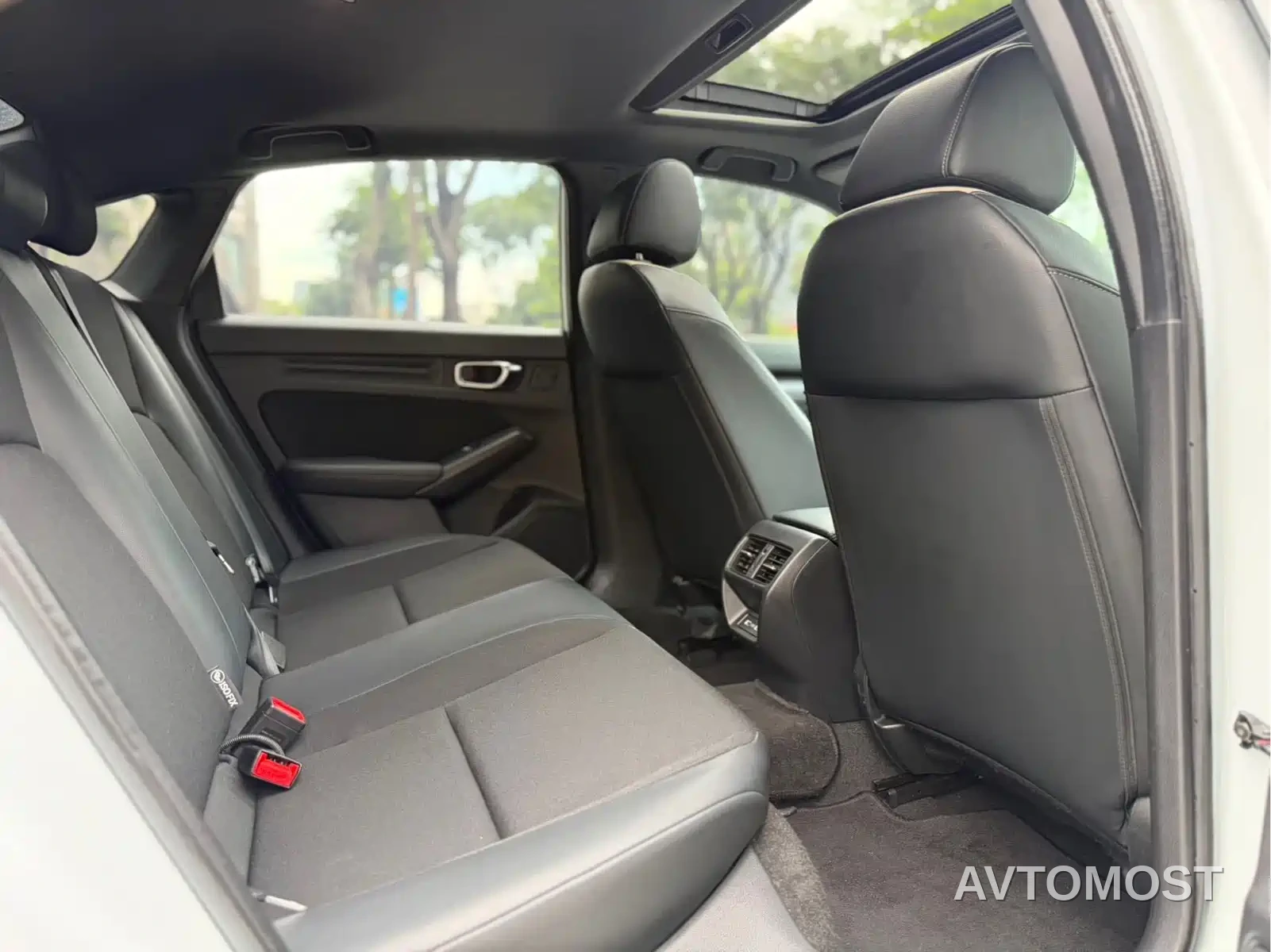 Honda Civic 2023 2.0L e:HEV Sharp Edition — фото 11