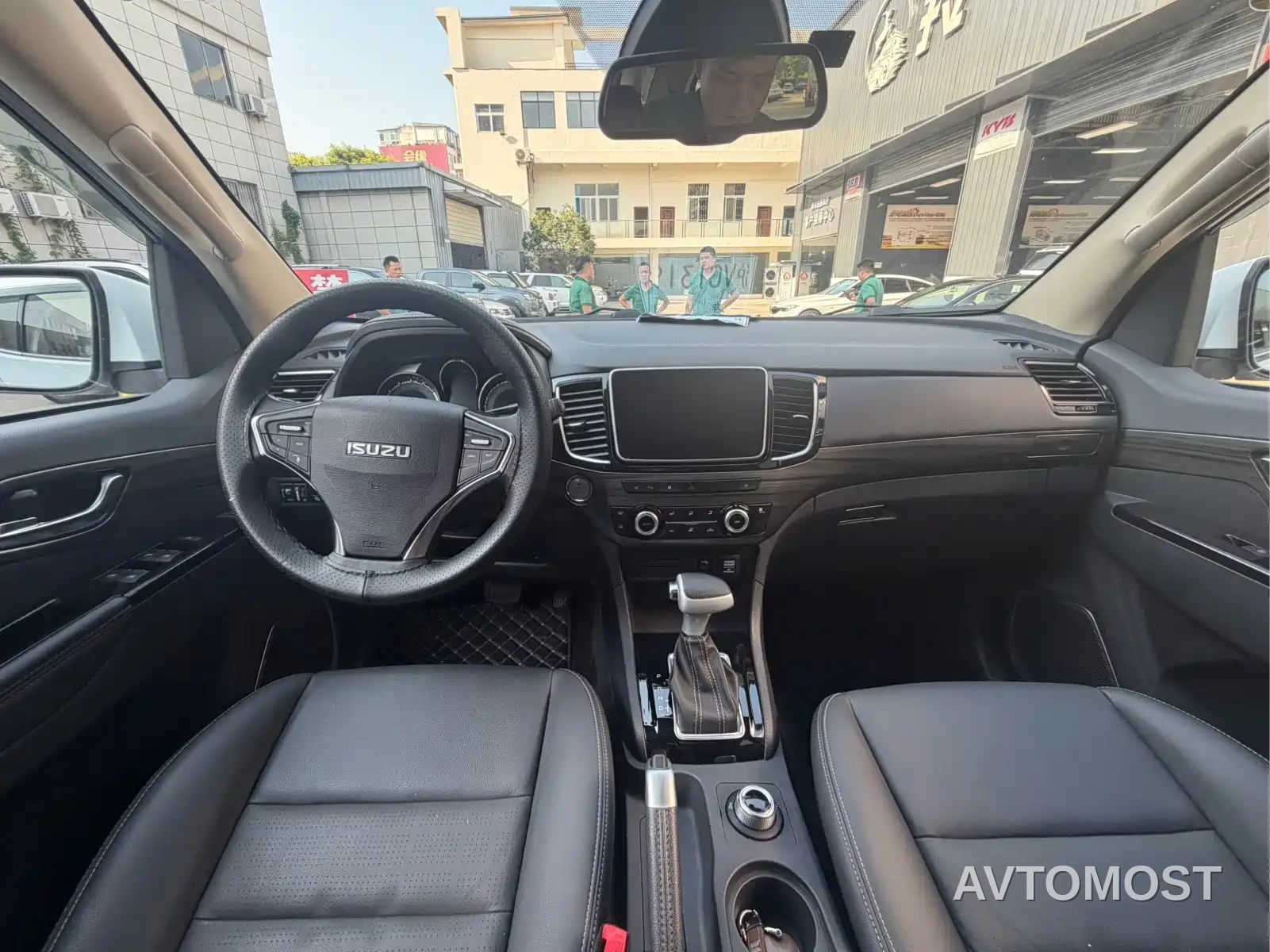 Isuzu mu-X Ranger 2020 Model 1.9T Diesel Automatic 4WD Premium Edition 7-Seater China VI — фото 9