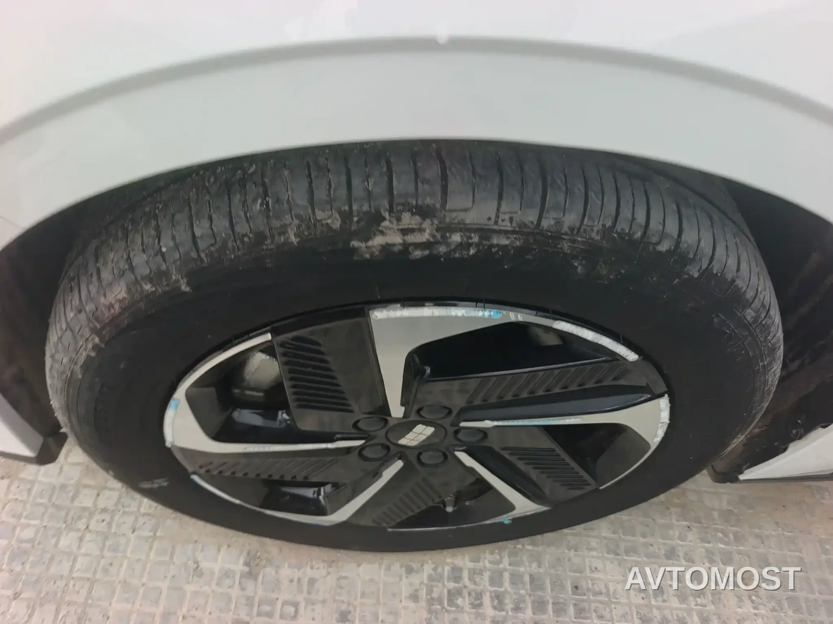 Geely Galaxy L6 2024 60km PLUS Soaring Dragon Edition — фото 3