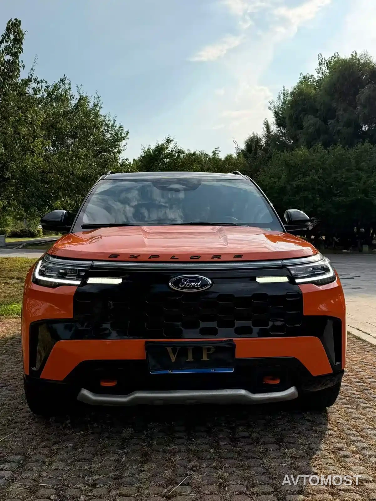 Ford Explorer 2024 2.3T EcoBoost Kunlun Summit Edition 7-Seater — фото 2