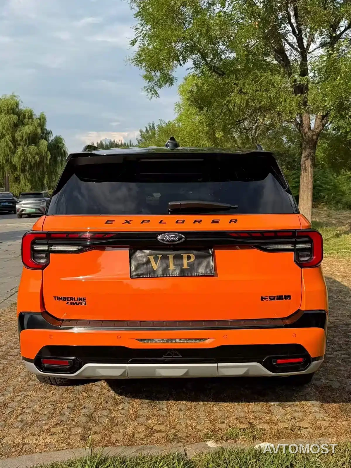 Ford Explorer 2024 2.3T EcoBoost Kunlun Summit Edition 7-Seater — фото 8