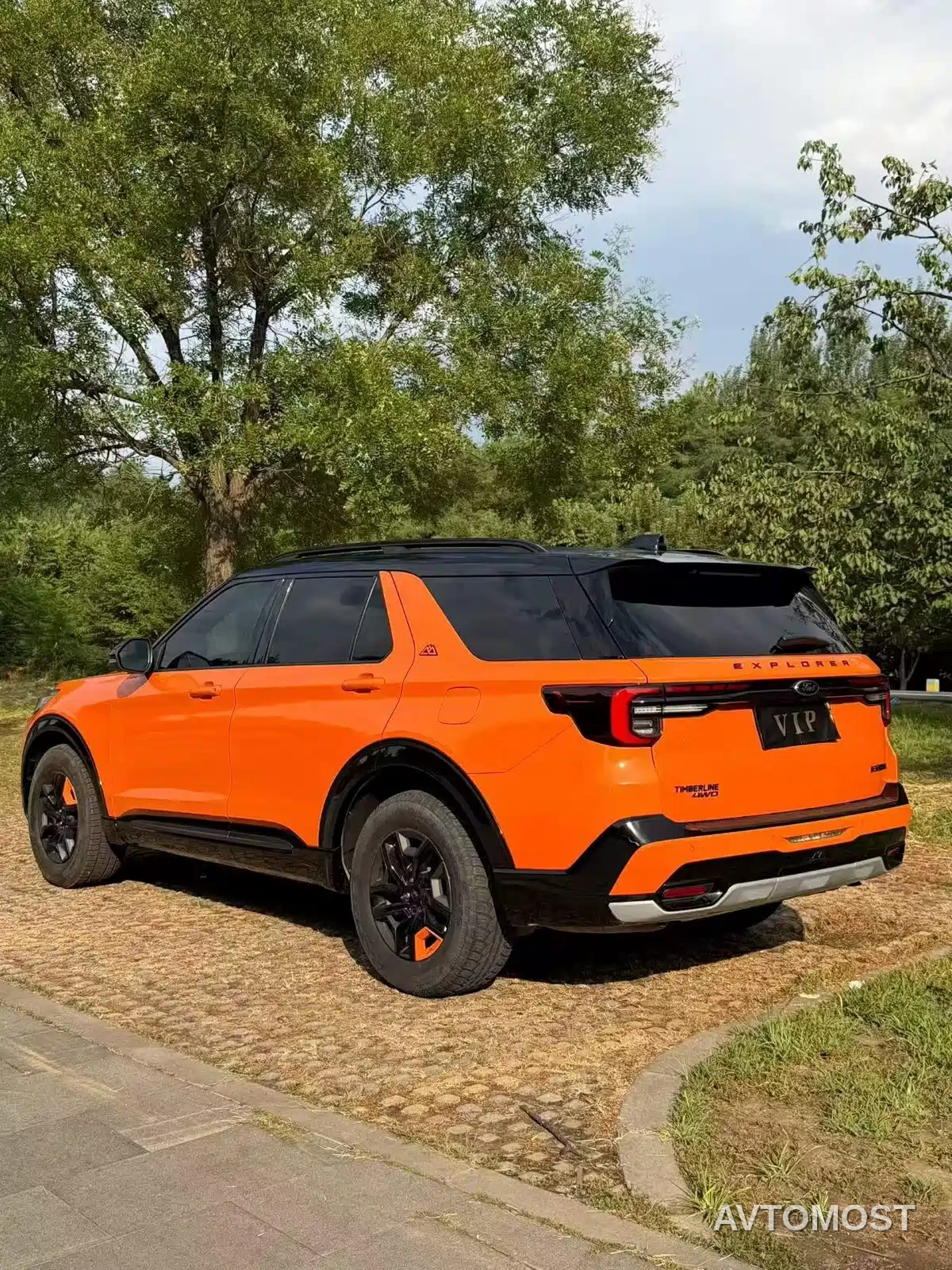 Ford Explorer 2024 2.3T EcoBoost Kunlun Summit Edition 7-Seater — фото 9