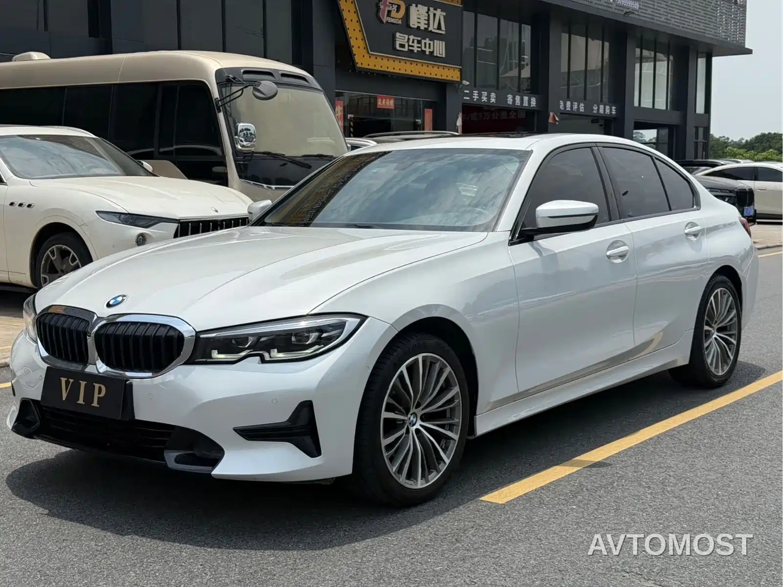 BMW 3 Series 2022 320i Sport Package — фото 1